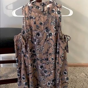 Women’s floral top